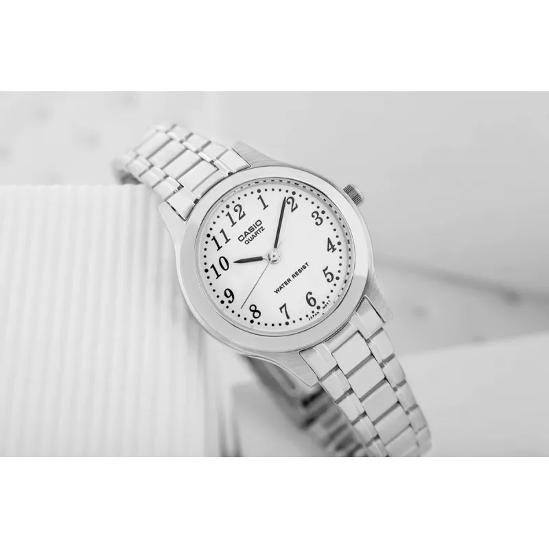 CASIO naisten analoginen kvartsikello LTP-1128A-7B 33 mm hopeinen kellotaulu ruostumaton teräs