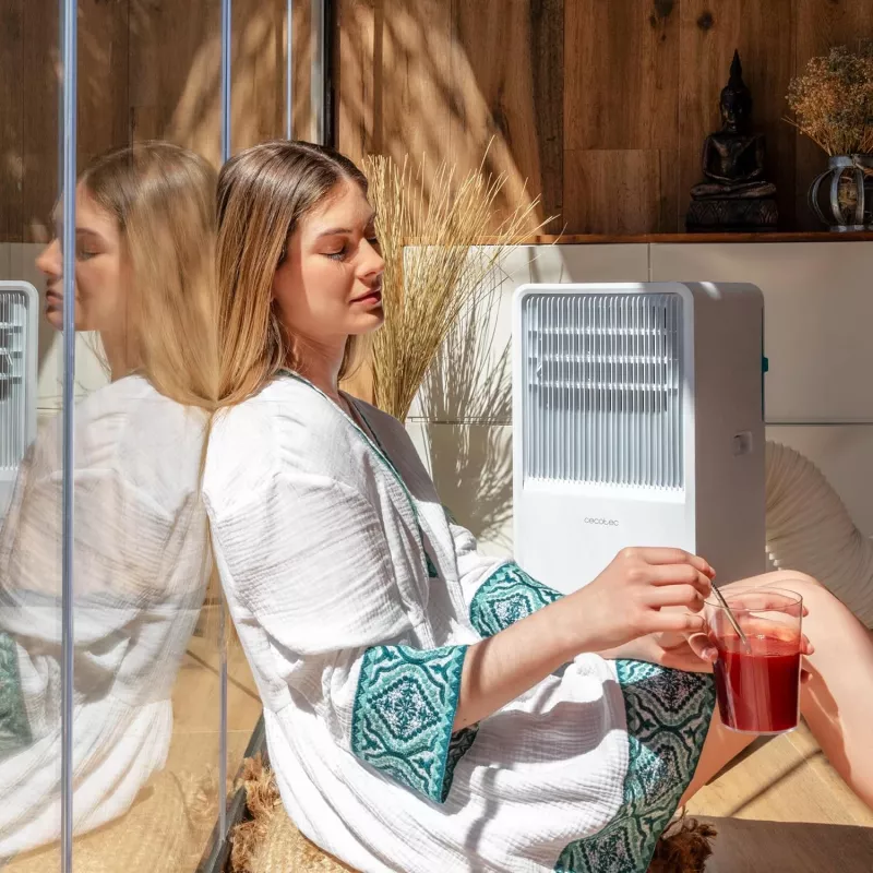 Cecotec ForceClima 7550 Style Connected -siirrettävä ilmastointilaite, 7 000 BTU/h, valkoinen, Wi-Fi, kaukosäädin