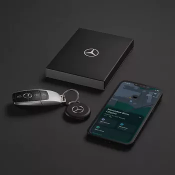 Chipolo LOOP Mercedes – ladattava Bluetooth-paikannin silikonilenkillä iOS & Android, musta