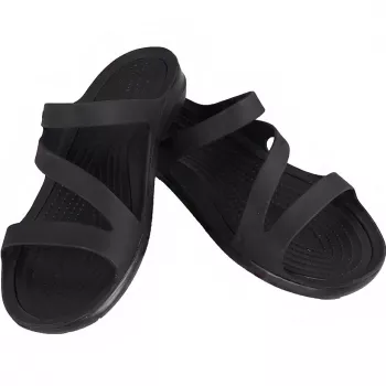 Crocs Swiftwater Sandal W naisten varvassandaalit musta 203998-060 EU 36-37