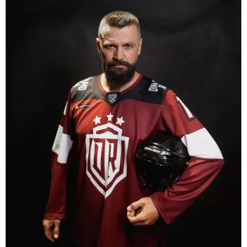 Dinamo Riga fanipaita Dārziņš #16 punainen XS