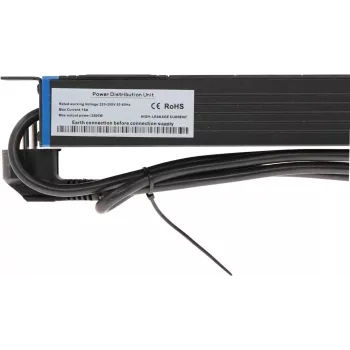 DSIT DS-8PDU-C14 1U rack-PDU 8x C13-lähtöä C14-pistoke 10A 2300W 2m musta