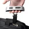 ELDOM WB10 digitaalinen matkalaukkuvaaka 50 kg taustavalaistulla LCD-näytöllä, ruostumattomasta teräksestä valmistettu koukku, taara- ja pito-toiminnot