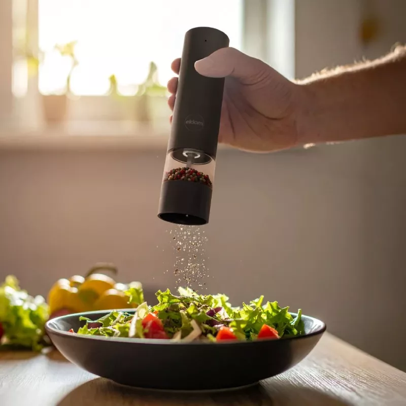 ELDOM ZMP5 paristokäyttöinen suola- ja pippurimyllysarja jalustalla, musta