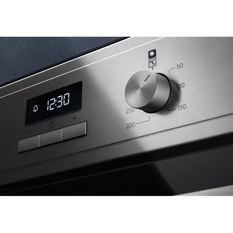 Electrolux EOF3H70X kalusteisiin asennettava sähköuuni, 72L, A+ energia, ruostumaton teräs