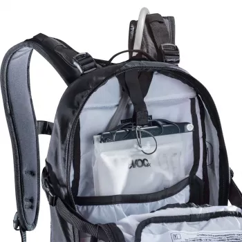 EVOC FR Enduro Blackline 16 reppu - musta, koko S