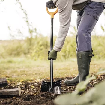 FISKARS SOLID+ XL Sharp lapio pitkällä teräsvarrella, boriterä, D-kahva, 1250 mm