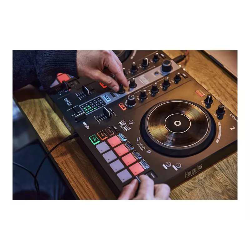 Hercules DJ Essentials -paketti DJControl Inpulse 200:lla, DJMonitor 32 -kaiuttimilla ja HDP DJ45 -kuulokkeilla