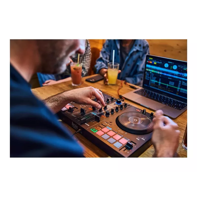 Hercules DJ Essentials -paketti DJControl Inpulse 200:lla, DJMonitor 32 -kaiuttimilla ja HDP DJ45 -kuulokkeilla