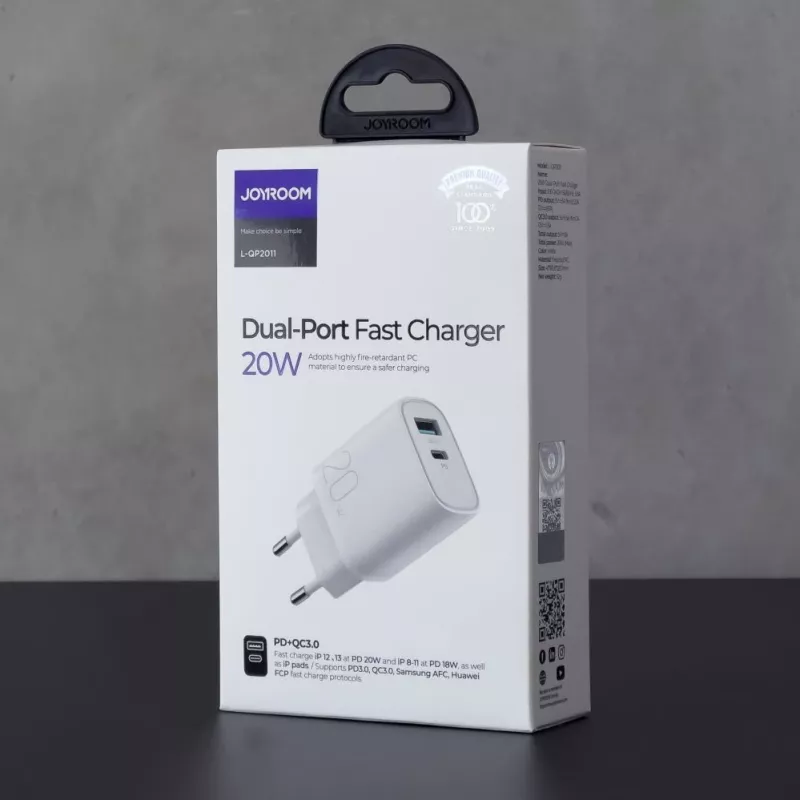 JOYROOM pikalaaturi USB-A QC3.0 / USB-C PD 20W valkoinen (L-QP2011)