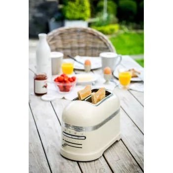 KitchenAid 5KMT2204EAC 2 viipaleen leivänpaahdin 1250 W Creme