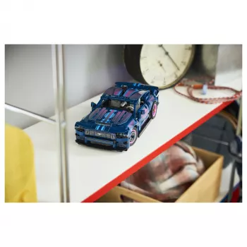LEGO Technic 42236 Ford Mustang GT Custom Garage kilpa-auto rakennussarja - 544 osaa, 2 pull-back-moottoria, AR-sovellus, 9-vuotiaasta