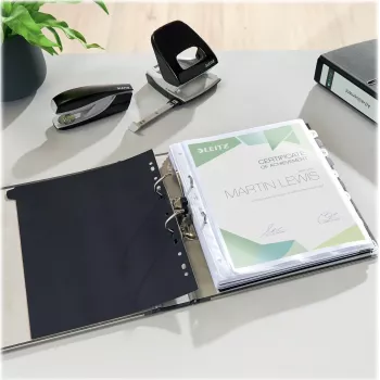 Leitz 1050 vakiokansio A4 52 mm musta kierrätyskartonki, lovet, sormireikä, metallikulmat 1050-50-95