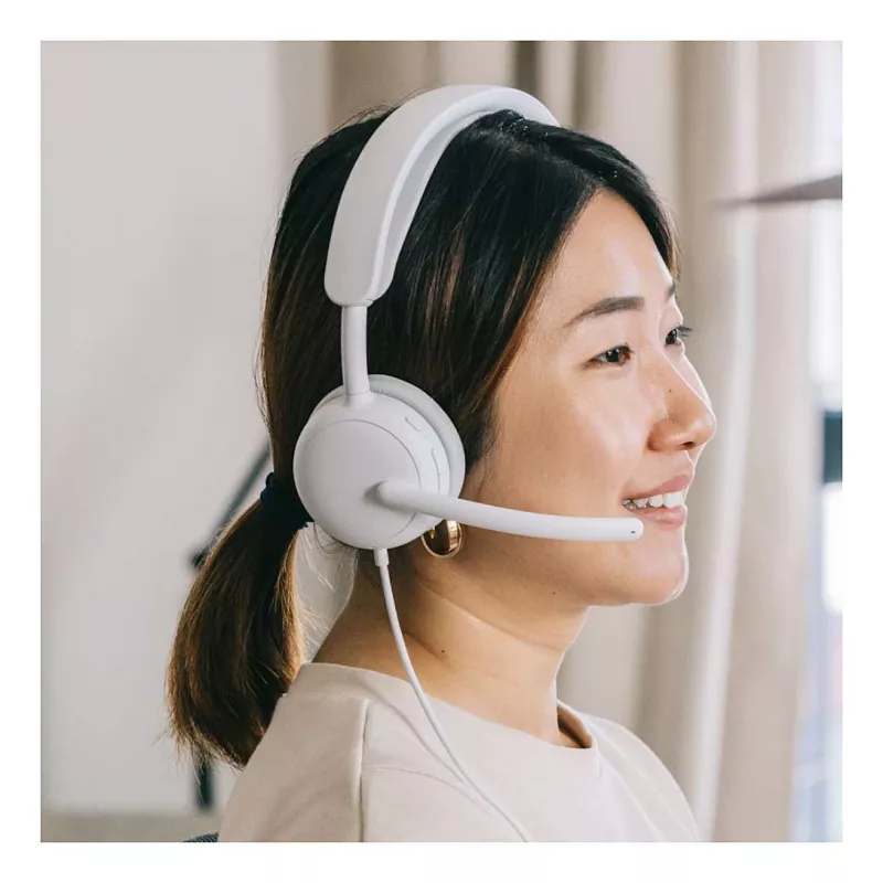 Logitech Zone Wired 2 langallinen on-ear-kuulokemikrofoni, aktiivinen melunvaimennus, melua vaimentavat mikrofonit, 40 mm kaiuttimet, luonnonvalkoinen