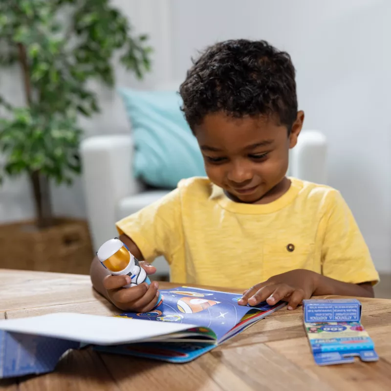 Melissa & Doug Sticker WOW! Astronautti – tarraleimasin ja lehtiö