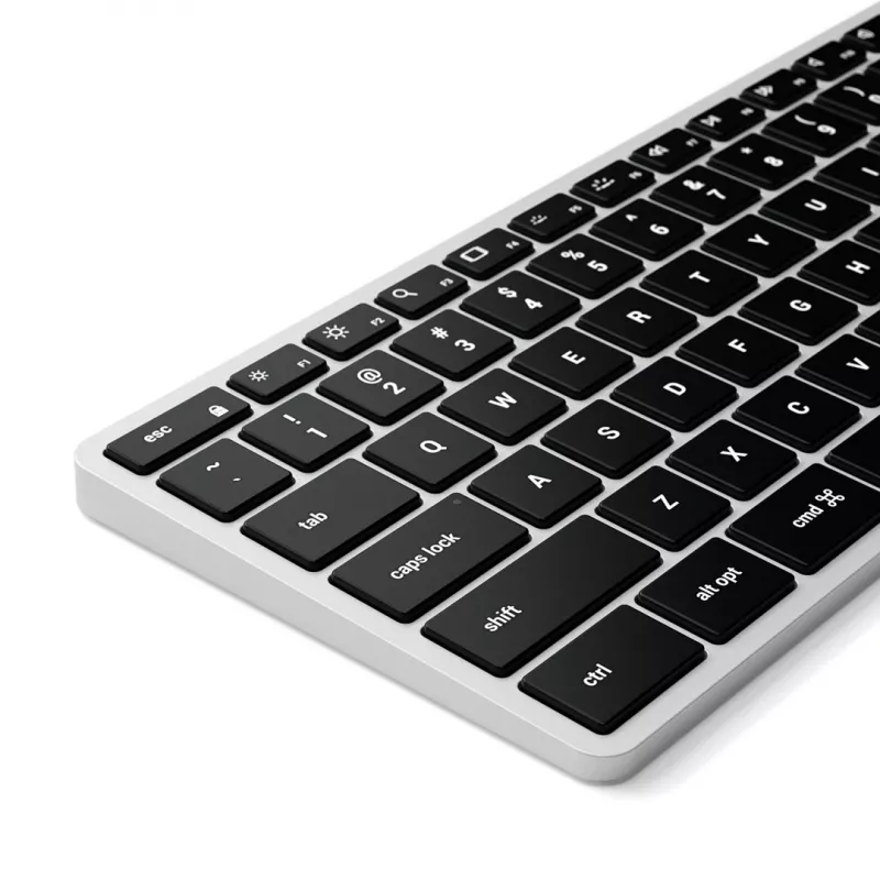Satechi Slim X3 Bluetooth-näppäimistö numeronäppäimistöllä - hopea