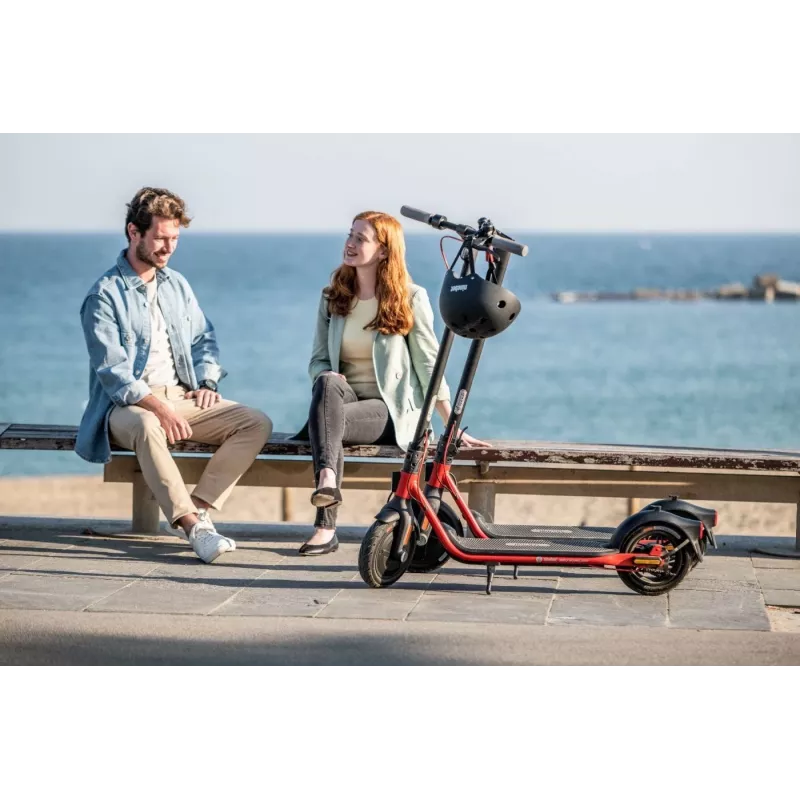Segway Ninebot eKickscooter D38E musta punainen