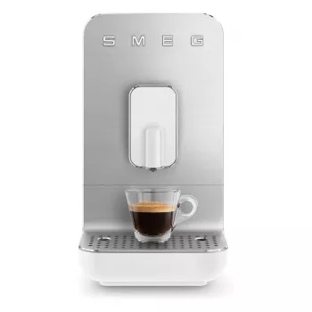 SMEG BCC11WHMEU täysautomaattinen kahvinkeitin höyrysuuttimella, 19 bar, 1,4 l, valkoinen