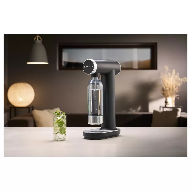 SMEG Sodamaker Collezione Aesthetic musta porevesilaite SKC01BLM