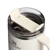 STANLEY The Quencher H2.0 Fluted Tumbler 1,18L Glossy Cream pillillä