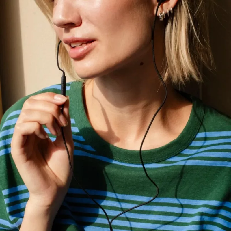 Sudio V3 langattomat in-ear-nappikuulokkeet mikrofonilla, USB-C-lataus, Dusty Black