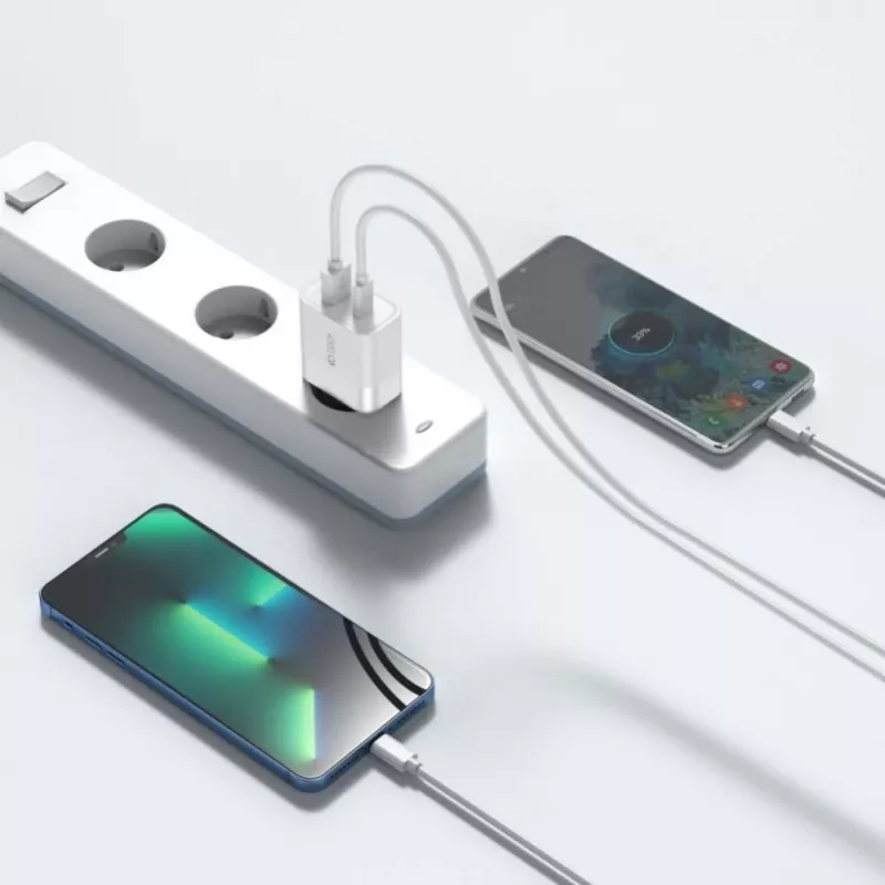 Tech-Protect White MagSafe -takakansi Apple iPhone 15 Pro Max -malliin