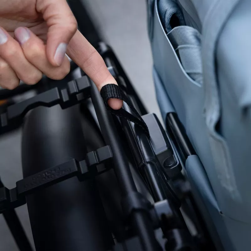 Thule 5487 InLock yleispaneeli musta
