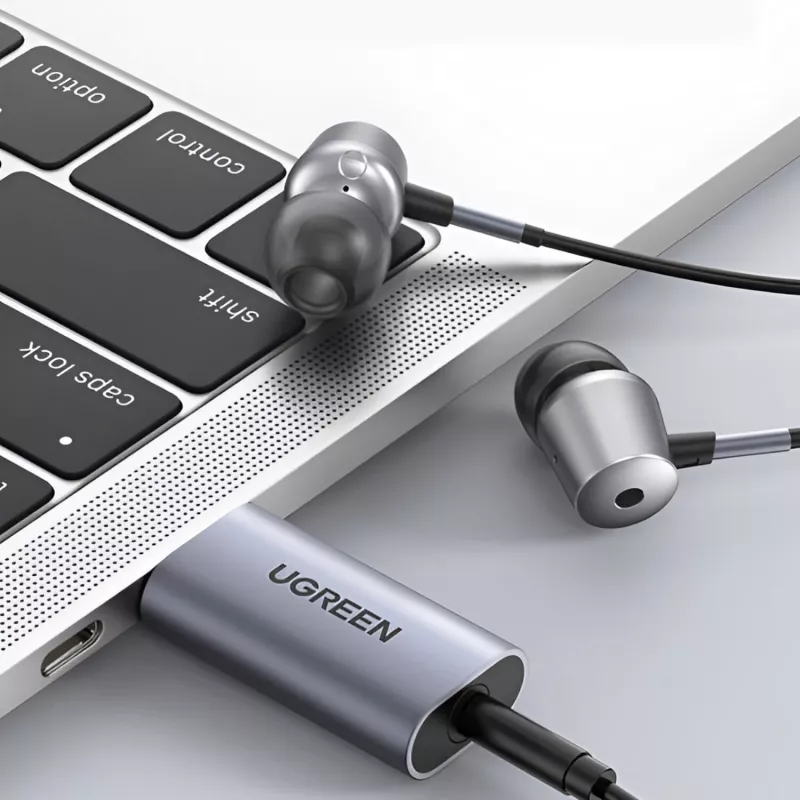 UGREEN CM383-80864 USB-A - 3,5 mm ääniliitäntä ulkoinen äänisovitin - hopea