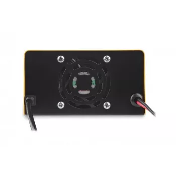 VOLT POLSKA Smart Volt -akkulaturi 6V/12V 15A - malli 29459
